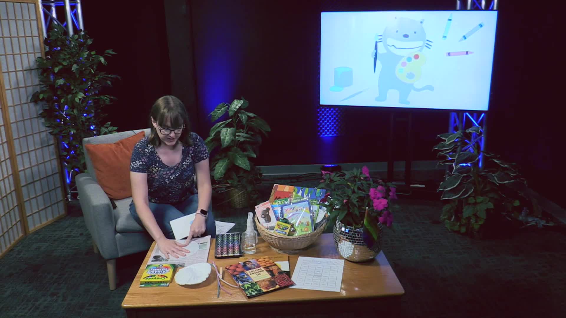 Navigate to Word Time with Miss Markee -  S2E2  - Colors